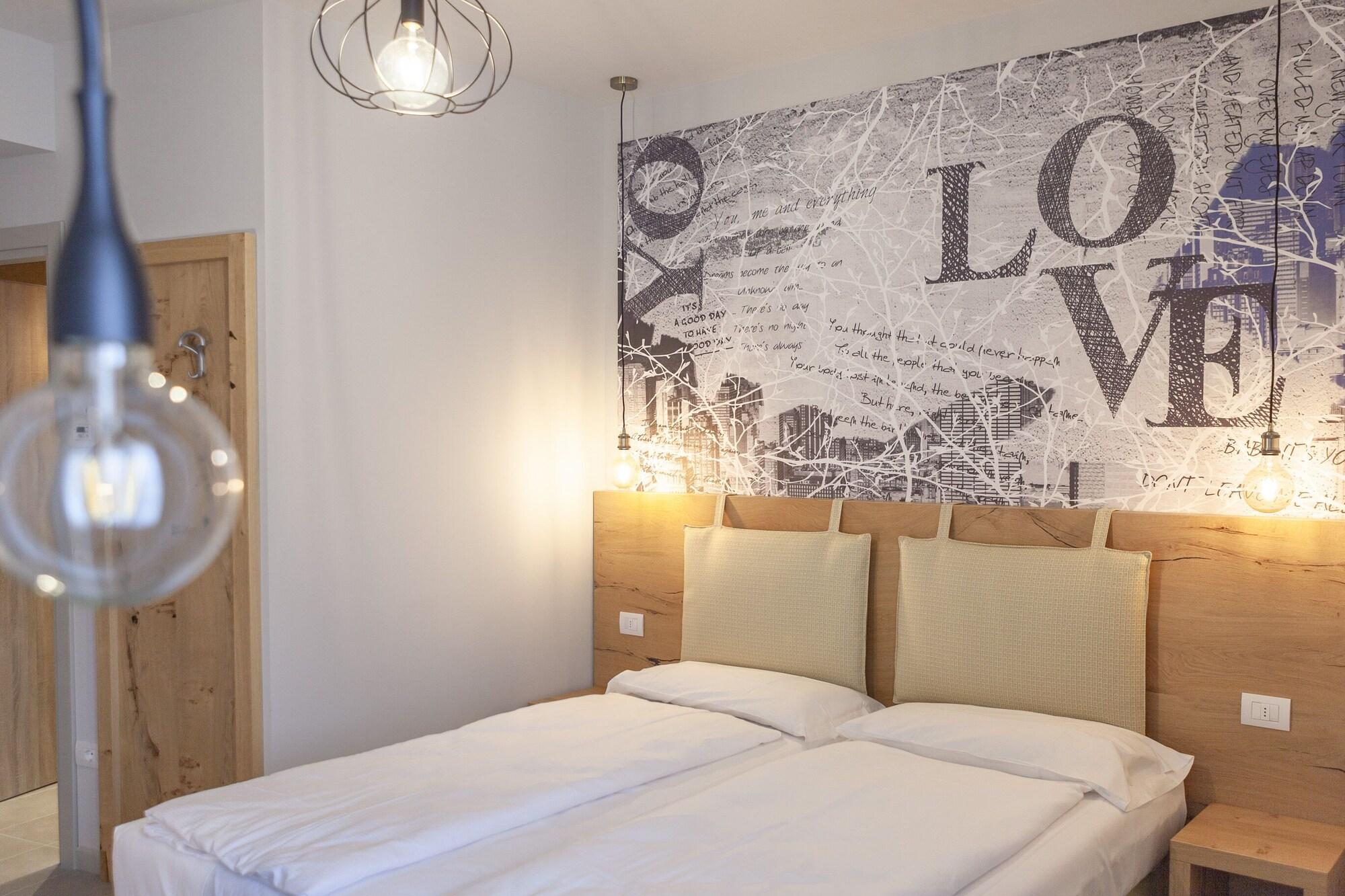 Epoche Hotel Zanella 1889 トルボレ エクステリア 写真
