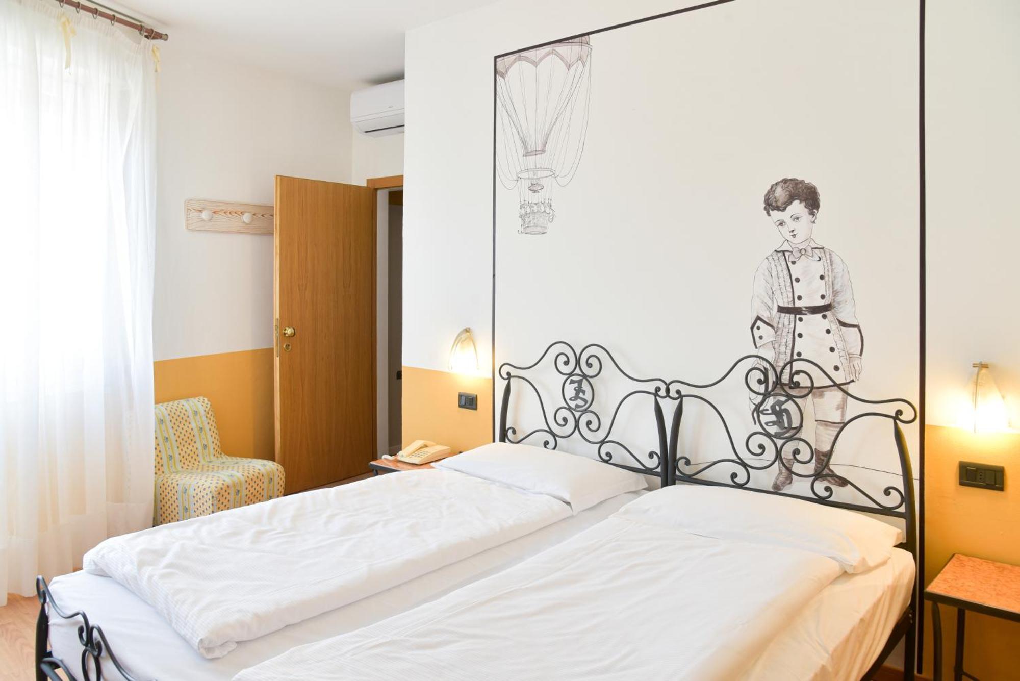 Epoche Hotel Zanella 1889 トルボレ エクステリア 写真